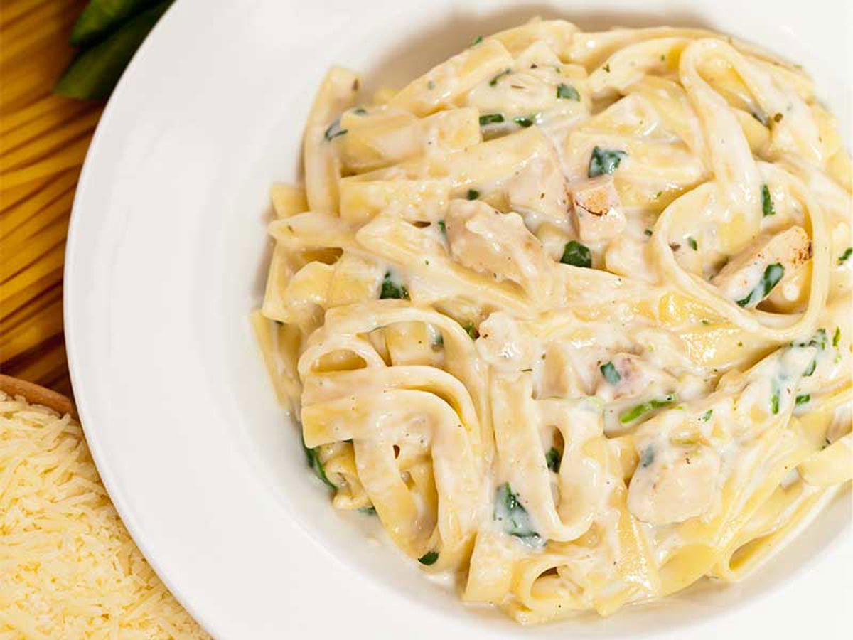 Chicken Alfredo 800X600