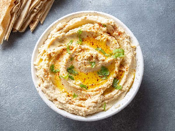 Nutritious humus with cricket protein