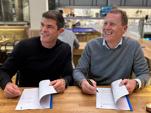Signing 2024 800X600 V3